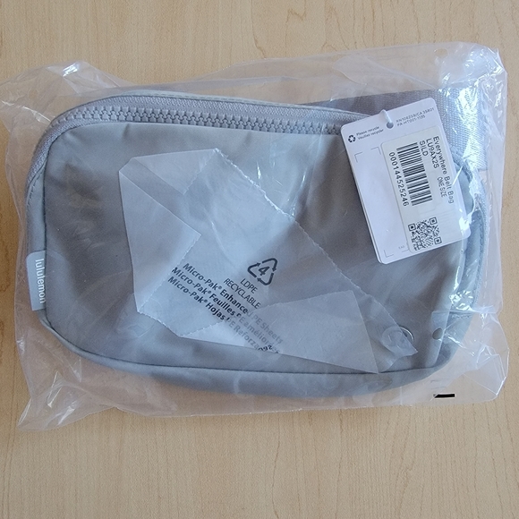 Lululemon | Everywhere Belt Bag - Silver Drop - Picture 3 of 6